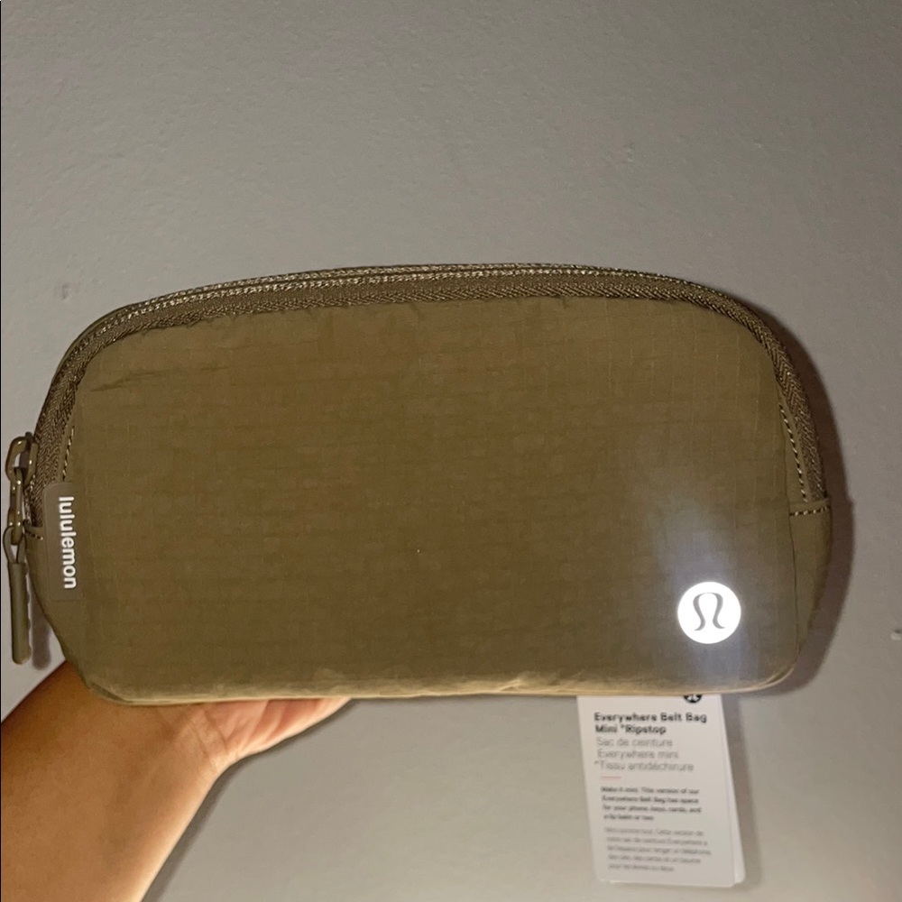 lululemon athletica Mini Bag in Olive